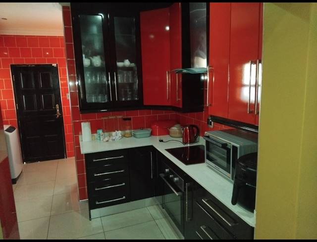 4 BEDROOM FREEHOLD FOR SALE IN WOODHILL ESTATE